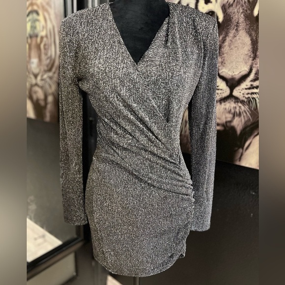 💕🖤NWT- BETSEY JOHNSON GORGEOUS METALLIC NIT FAUX WRAP DRESS SZ S💕🖤 - Picture 3 of 11